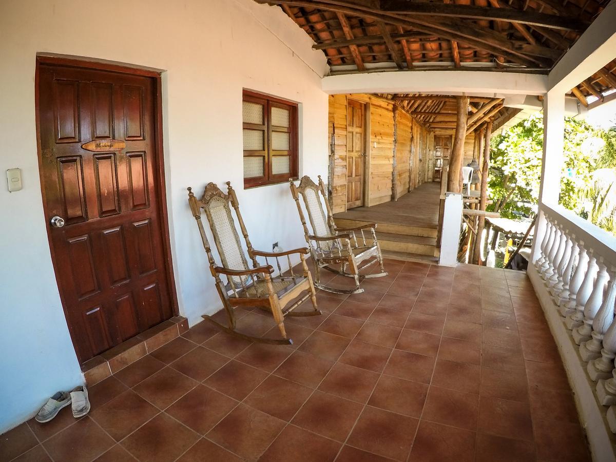 Simple Beach Lodge ลาส เปนีตาส ภายนอก รูปภาพ